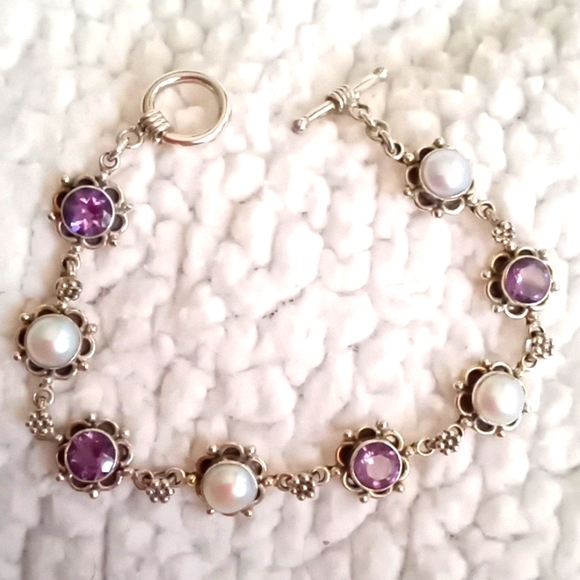 Jewelry - VINTAGE STERLING SILVER AMETHYST AND PEARL BRACELET